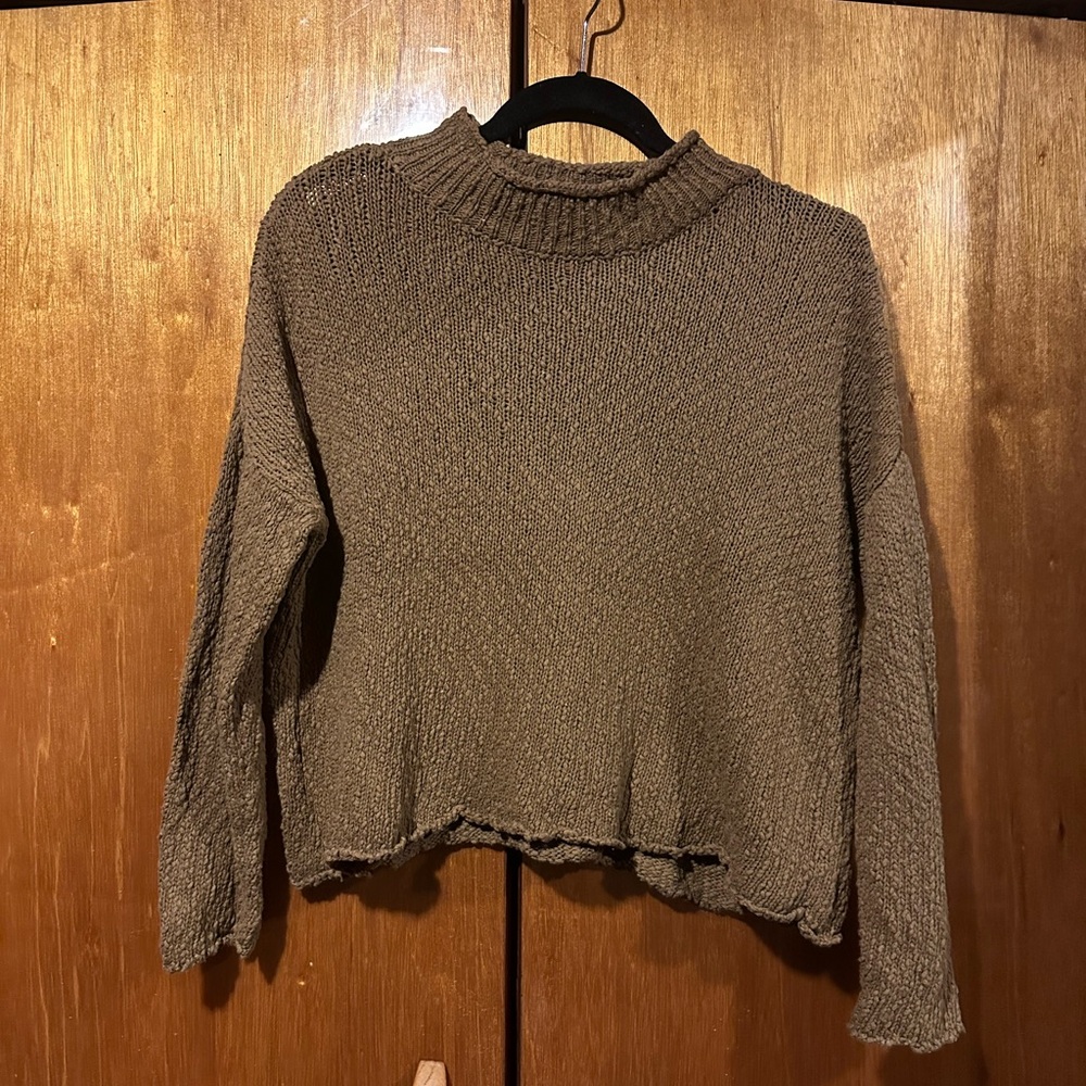 Callahan The Crop Mock Neck Sweater in Otter 🦦